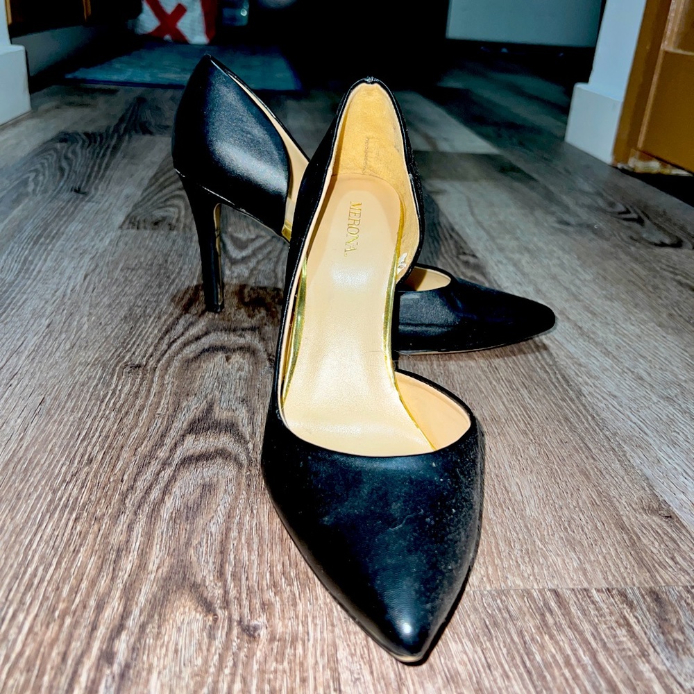 Black with gold trims size 8 heels Merona heels